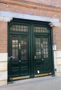 Portal de la casa de Zurbano 84, en el barrio de Chamberí donde vivió Miguel Gila